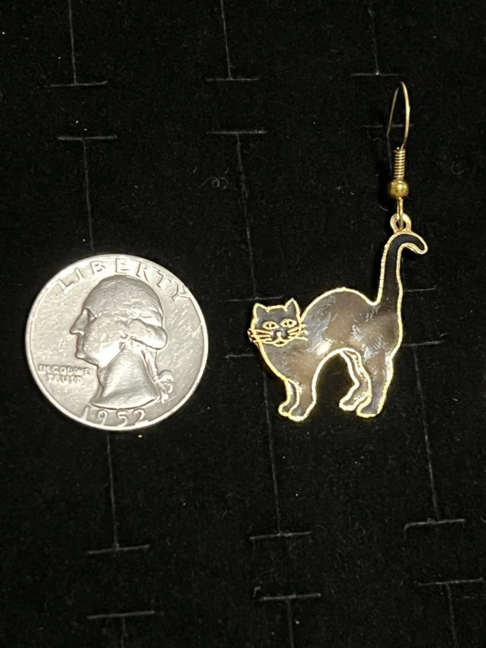 Vintage Gold toned Cat Silhouette Drop Earrings -